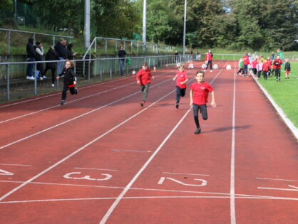 Leichtathletik ist so viel mehr als im Kreis rennen