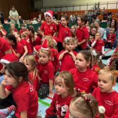 Weihnachtsfeier - eine Mischung aus Tanz, Bewegung und Turnen