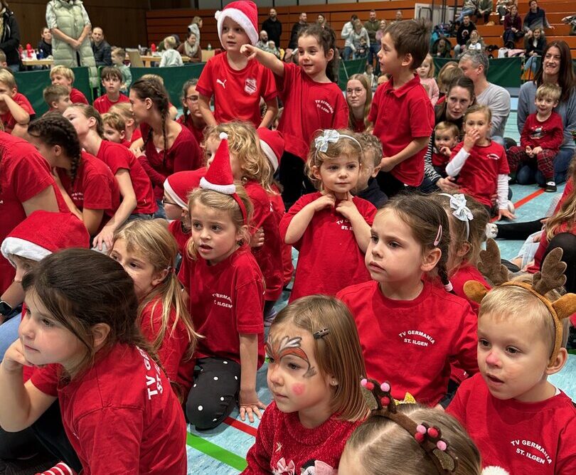 Weihnachtsfeier - eine Mischung aus Tanz, Bewegung und Turnen