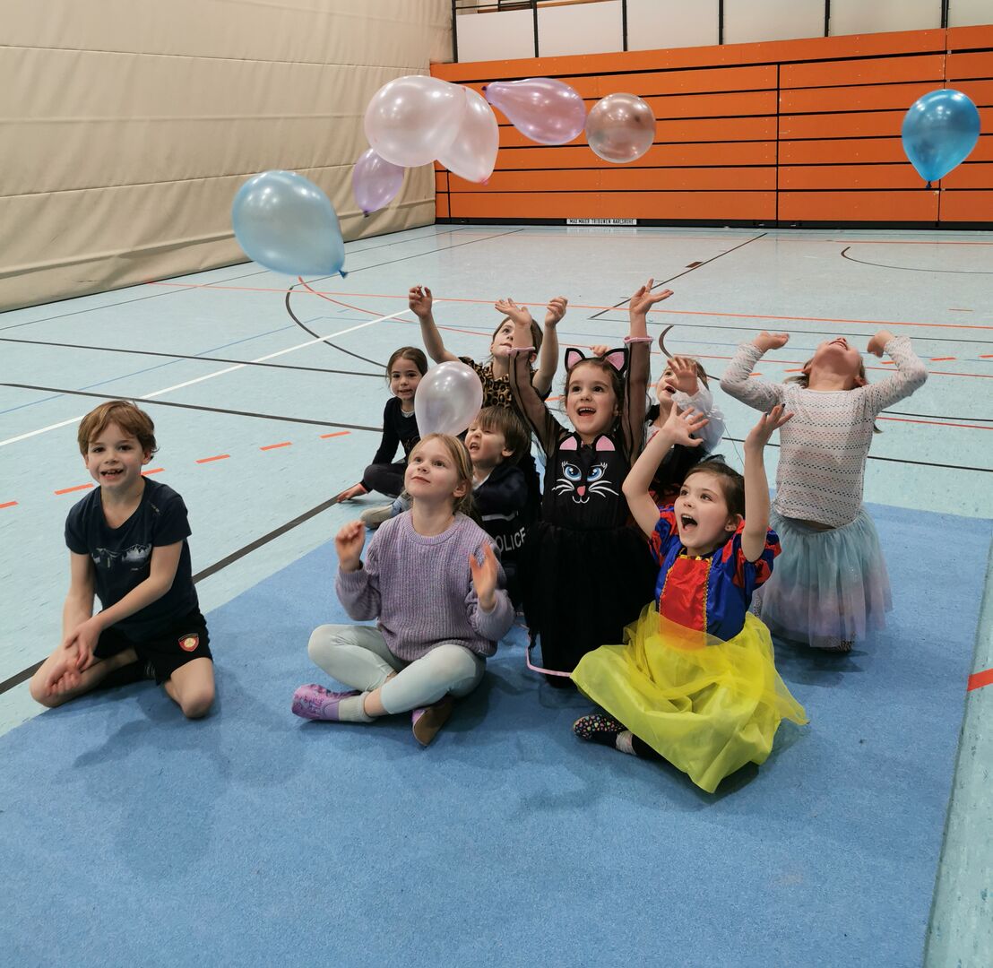 Gruppenbild Faschingsturnen der Turnzwerge 2026